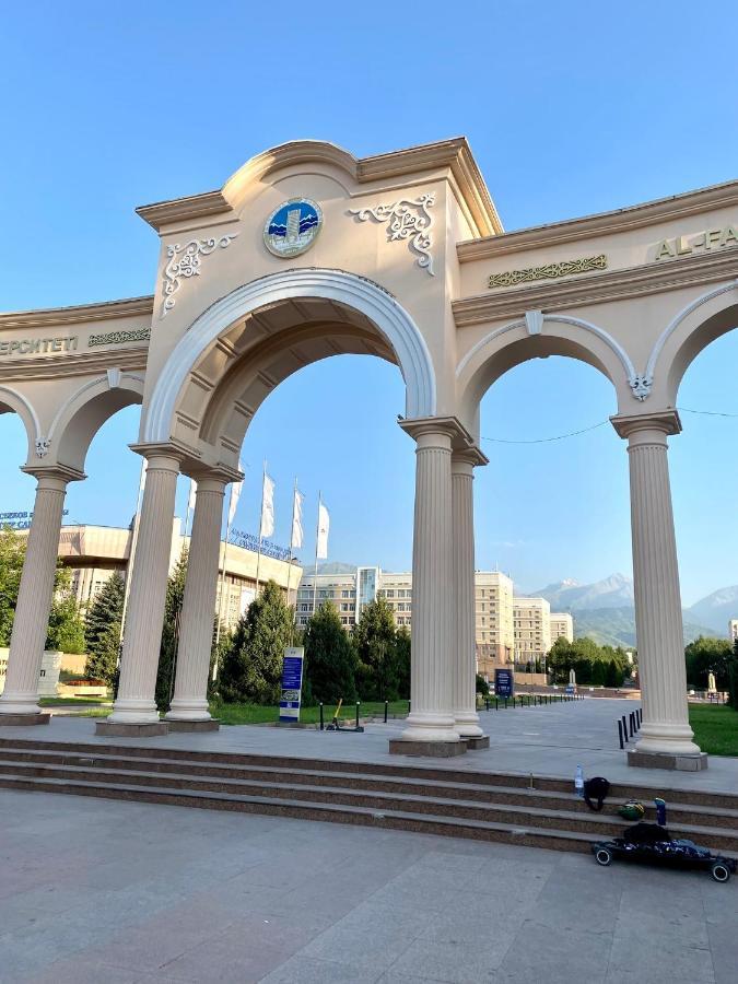 Студия Эрмитаж Атакент Алмати Екстер'єр фото